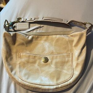 Coach Hampton Hobo Vintage Shoulder Bag in Beige and Cream 9”W x 8”H